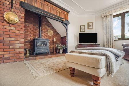 3 bedroom Detached house for sale in Waunwaelod Way, Caerphilly, CF83