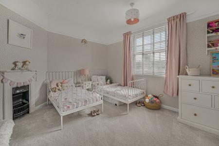 4 bedroom Semi-detached house for sale in Lon Isa, Rhiwbina, Cardiff, CF14