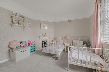 4 bedroom Semi-detached house for sale in Lon Isa, Rhiwbina, Cardiff, CF14