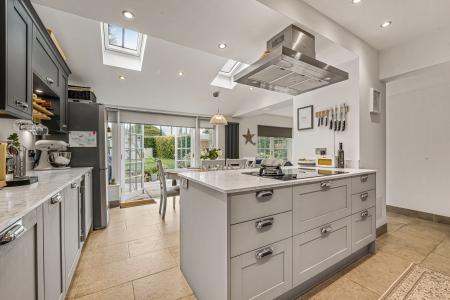 4 bedroom Semi-detached house for sale in Lon Isa, Rhiwbina, Cardiff, CF14