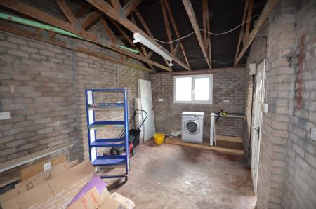 4 bedroom Semi-detached house to let in Wern Gifford, Abergavenny, NP7