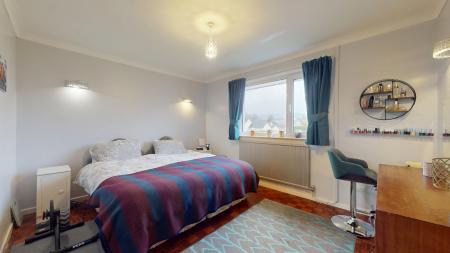 2 bedroom Flat for sale in Clos Hendre, Rhiwbina, Cardiff, CF14