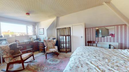 3 bedroom Detached house for sale in Heol Y Bont, Rhiwbina, Cardiff, CF14