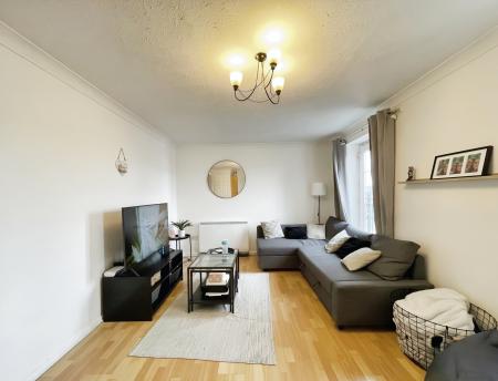 2 bedroom Flat to let in Windsor Quay, Cardiff Bay, Cardiff, CF11