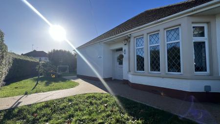 3 bedroom Bungalow for sale in Lon y Parc, Rhiwbina, Cardiff, CF14