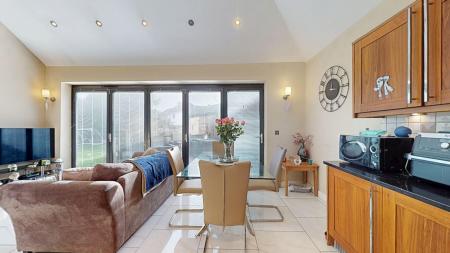 3 bedroom Bungalow for sale in Lon y Parc, Rhiwbina, Cardiff, CF14