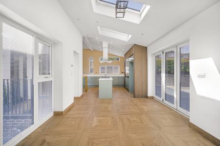 4 bedroom Detached house to let in Cae'r Graig, Radyr, Cardiff, CF15