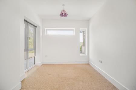 4 bedroom Detached house to let in Cae'r Graig, Radyr, Cardiff, CF15