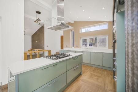 4 bedroom Detached house to let in Cae'r Graig, Radyr, Cardiff, CF15