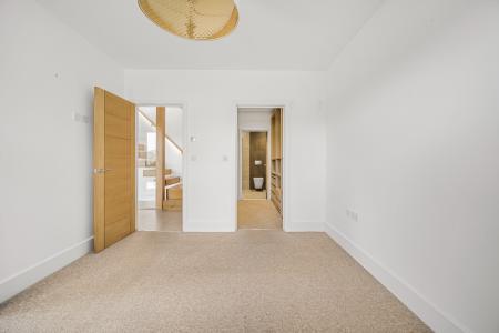 4 bedroom Detached house to let in Cae'r Graig, Radyr, Cardiff, CF15