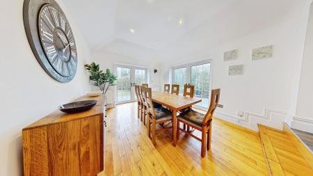 4 bedroom Semi-detached house to let in Fidlas Road, Llanishen, Cardiff, CF14