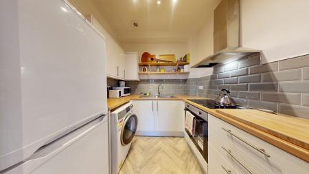 1 bedroom Flat to let in 2 Fairwater Road, Llandaff, Cardiff, CF5