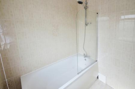 3 bedroom Flat to let in Bishops Close, Whitchurch, Cardiff, CF14