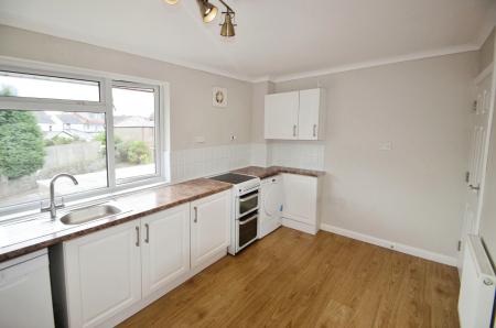 3 bedroom Flat to let in Bishops Close, Whitchurch, Cardiff, CF14