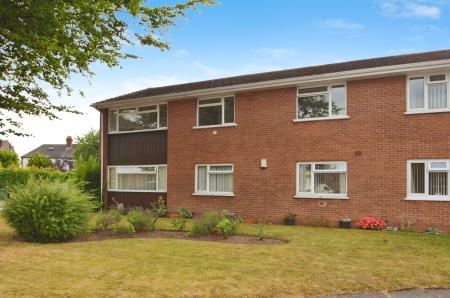 3 bedroom Flat to let in Bishops Close, Whitchurch, Cardiff, CF14