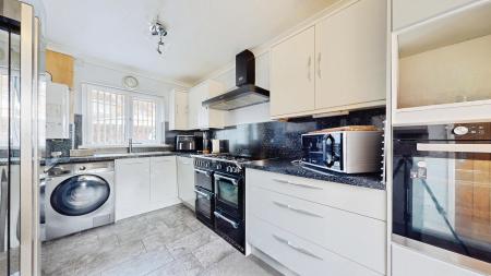 3 bedroom Semi-detached house to let in Chandlers Reach, Pontypridd, CF38