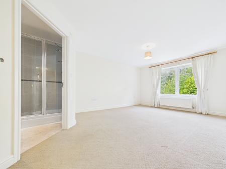 2 bedroom Flat for sale in Willow Place, Carlisle, CA1