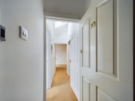 1 bedroom Flat to let in East Vale Court, Denton Holme, Carlisle, CA2