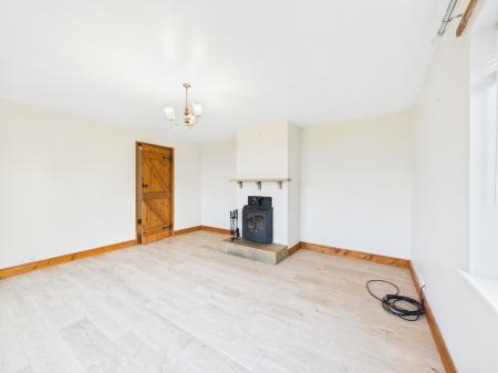 4 bedroom Bungalow to let in Pine Needles, Farlam, Brampton, CA8