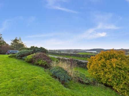 4 bedroom Bungalow to let in Farlam, Farlam, Brampton, CA8