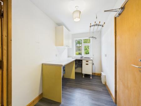 4 bedroom Bungalow to let in Farlam, Farlam, Brampton, CA8