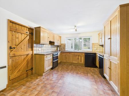 4 bedroom Bungalow to let in Farlam, Farlam, Brampton, CA8