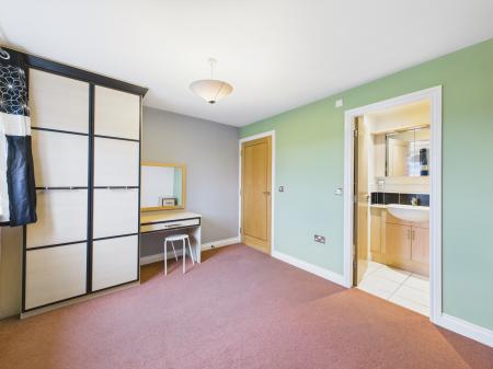 2 bedroom Flat to let in Watermans Walk, Carlisle, CA1