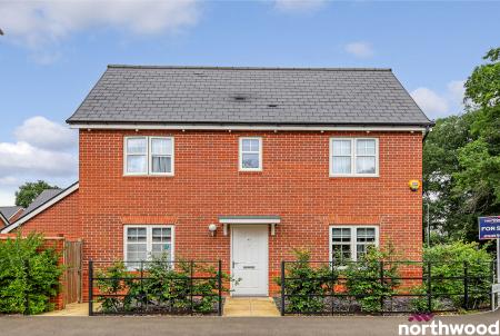 3 bedroom Detached house for sale in Avondene Drive, Colchester, CO4