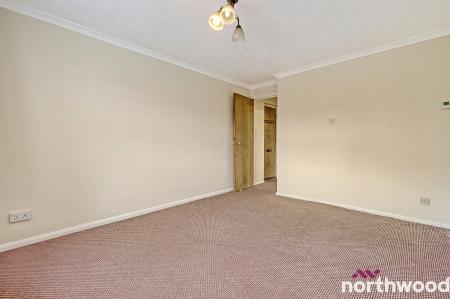 1 bedroom Flat for sale in Bounderby Grove, Chelmsford, CM1