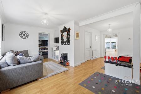 5 bedroom Detached house for sale in Crix Green, Felsted, CM6