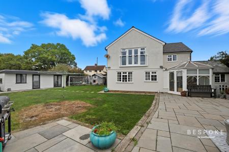 5 bedroom Detached house for sale in Crix Green, Felsted, CM6