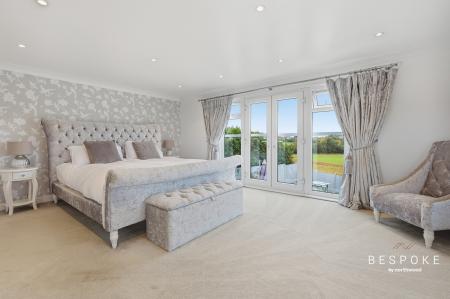5 bedroom Detached house for sale in Crix Green, Felsted, CM6