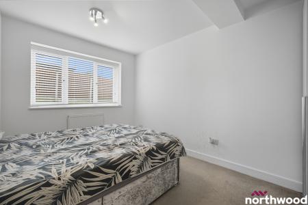 2 bedroom Ground floor maisonette for sale in Gatwick View, Billericay, CM12