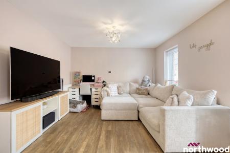 1 bedroom Ground floor flat for sale in Henry Shuttlewood Drive, Chelmsford, CM1