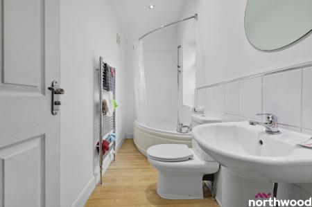 2 bedroom Semi-detached house for sale in Parkway, Rainham, RM13