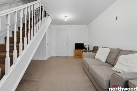 2 bedroom Semi-detached house for sale in Parkway, Rainham, RM13