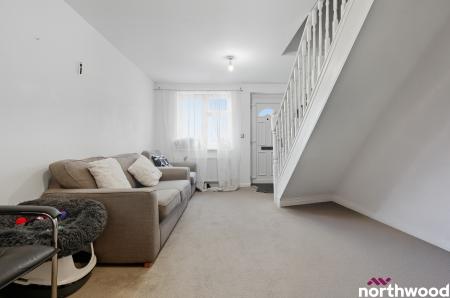 2 bedroom Semi-detached house for sale in Parkway, Rainham, RM13