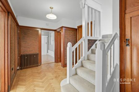 4 bedroom Detached house for sale in Roxwell Road, Chelmsford, CM1