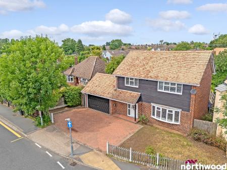 4 bedroom Detached house for sale in Springfield Road, Chelmsford, CM2