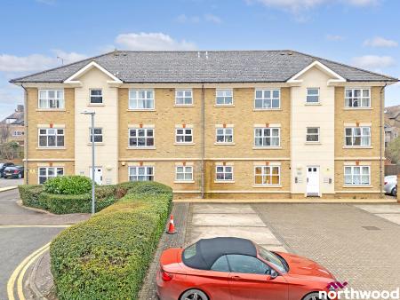 1 bedroom Flat for sale in Stapleford Close, Chelmsford, CM2