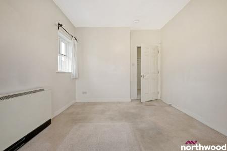 1 bedroom Flat for sale in Stapleford Close, Chelmsford, CM2