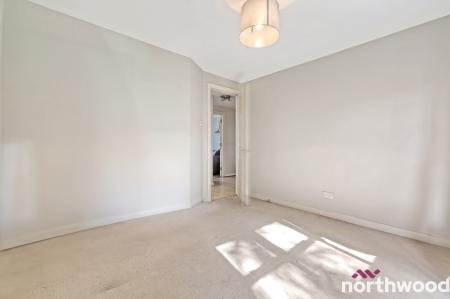 2 bedroom Flat for sale in Stapleford Close, Chelmsford, CM2