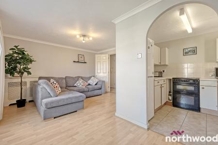 2 bedroom Flat for sale in Stapleford Close, Chelmsford, CM2