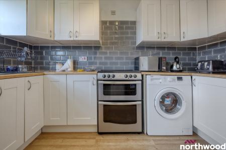 2 bedroom Flat for sale in Thornborough Avenue, South Woodham Ferrers, CM3