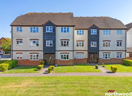 2 bedroom Flat for sale in Thornborough Avenue, South Woodham Ferrers, CM3
