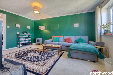 2 bedroom Flat for sale in Thornborough Avenue, South Woodham Ferrers, CM3