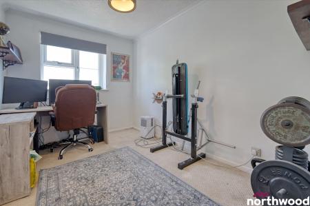 2 bedroom Flat for sale in Thornborough Avenue, South Woodham Ferrers, CM3