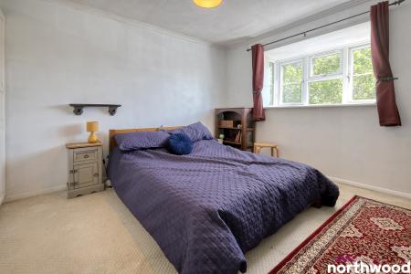 2 bedroom Flat for sale in Thornborough Avenue, South Woodham Ferrers, CM3