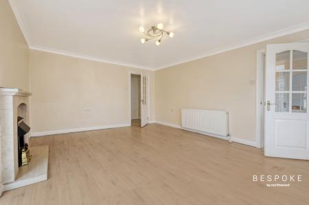 5 bedroom Semi-detached house for sale in Weaversfield, SIlver End, CM8