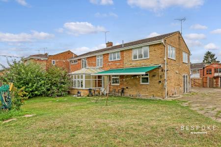 5 bedroom Semi-detached house for sale in Weaversfield, SIlver End, CM8